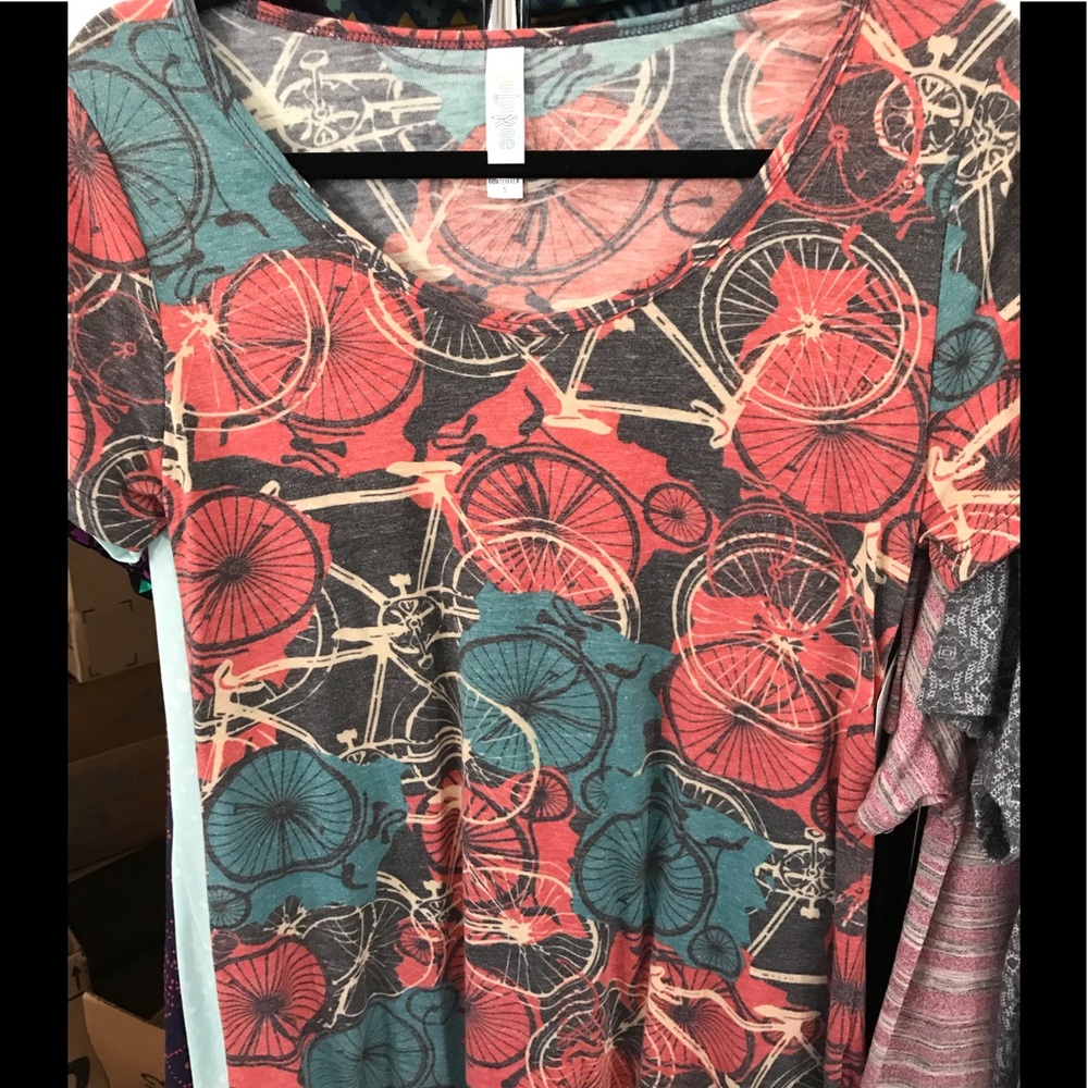 Small classic t lularoe